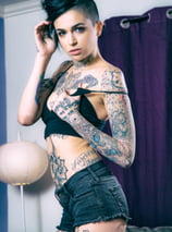 Leigh Raven